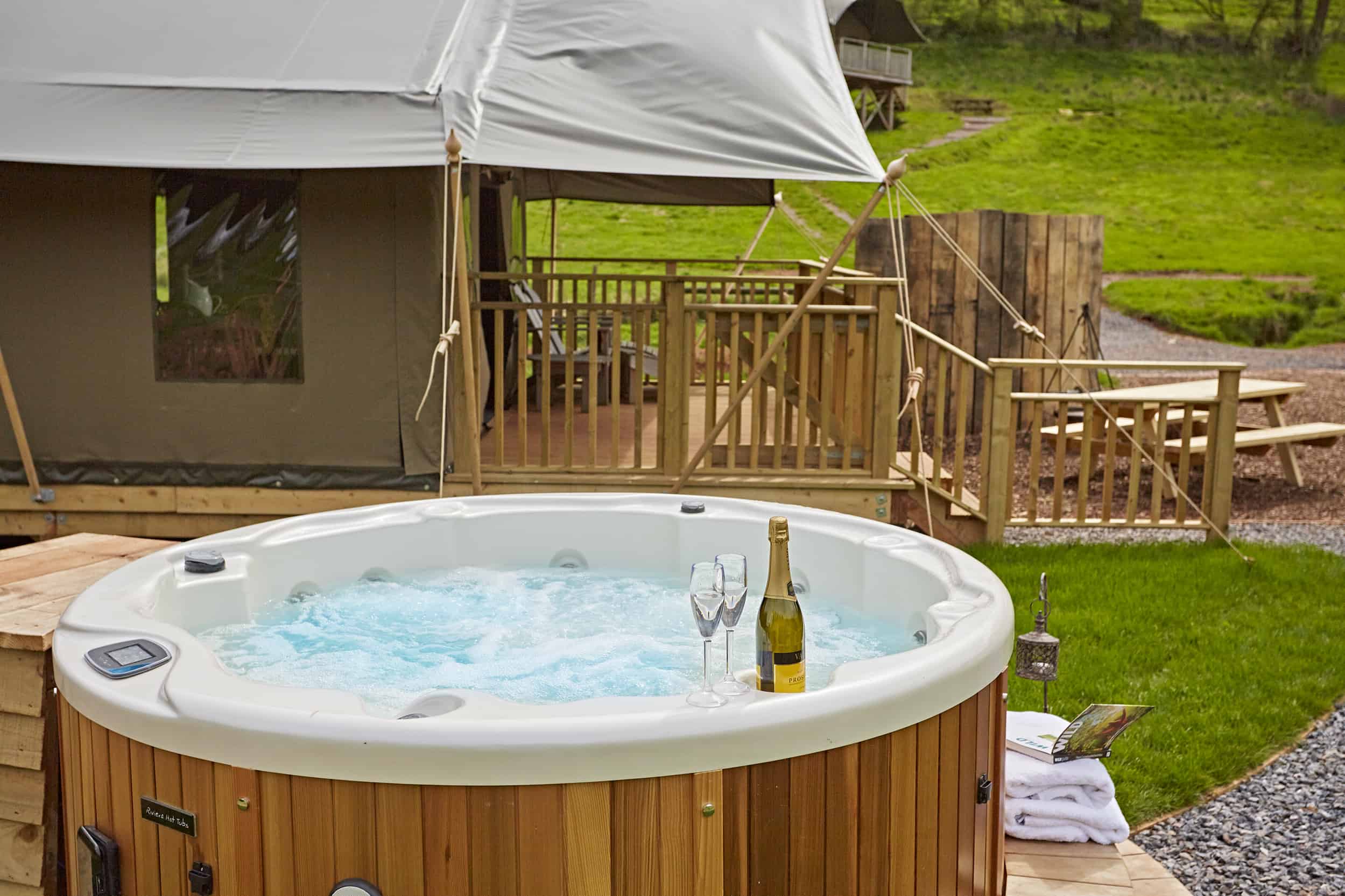 safari lodges with hot tub
